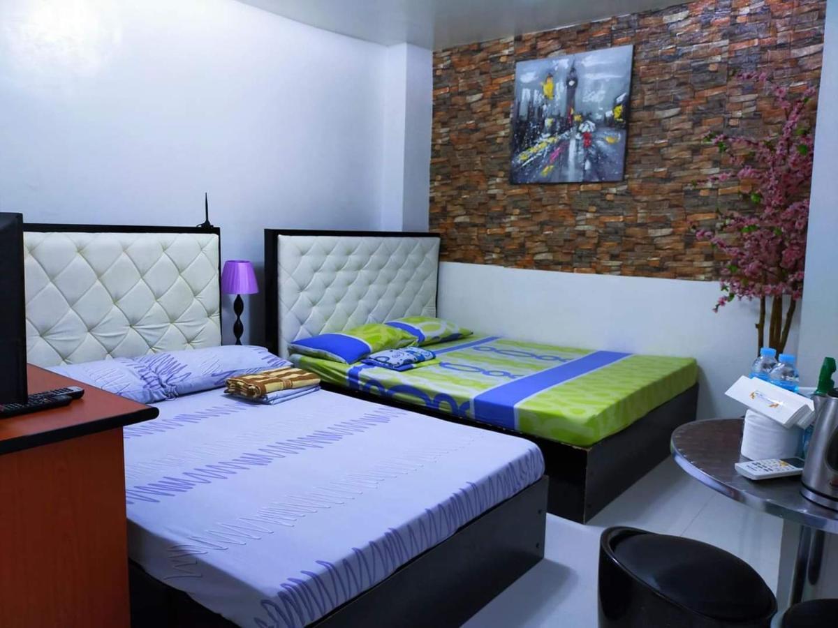 N&J Lopez Lodging House Pasay Buitenkant foto