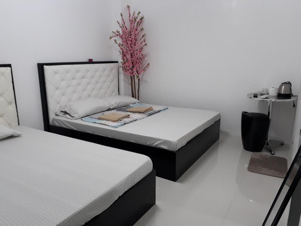 N&J Lopez Lodging House Pasay Buitenkant foto